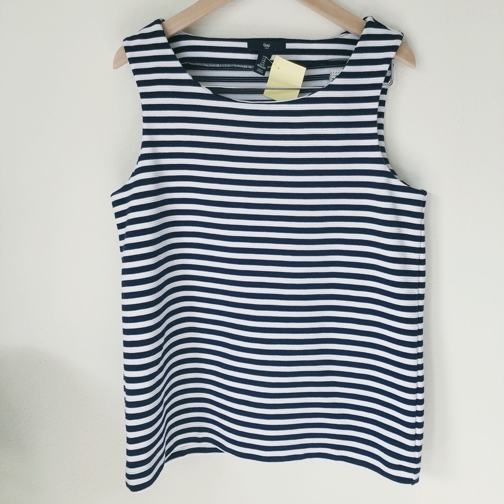 Black and white stripe Gap tank.
